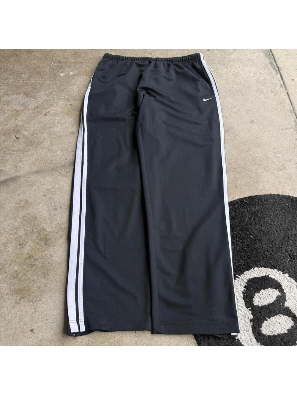 Y2K Vintage Baggy Nike Striped Sweatpants
